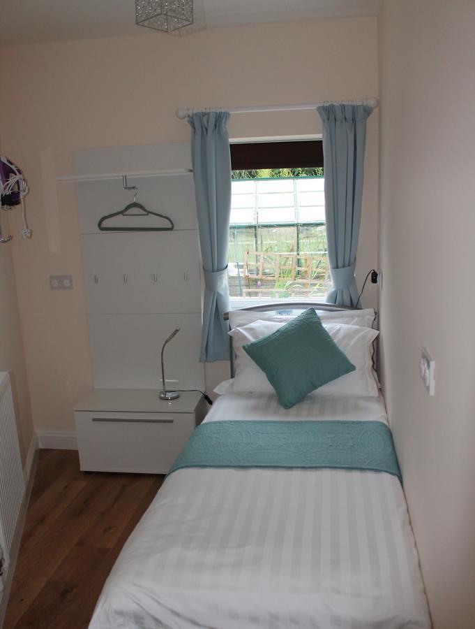 Coalpit Heath Magnolia Self Contained Suites מראה חיצוני תמונה